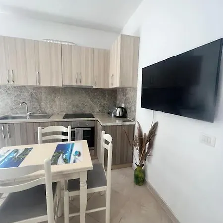 Sun & Sea Qerret 1 * Golem (Tirana)