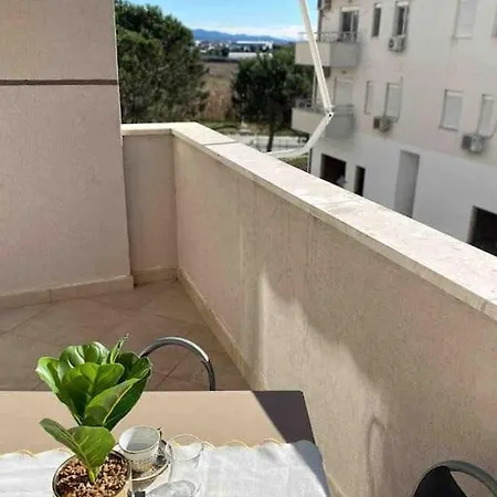 Apartment Sun & Sea Qerret 1 *